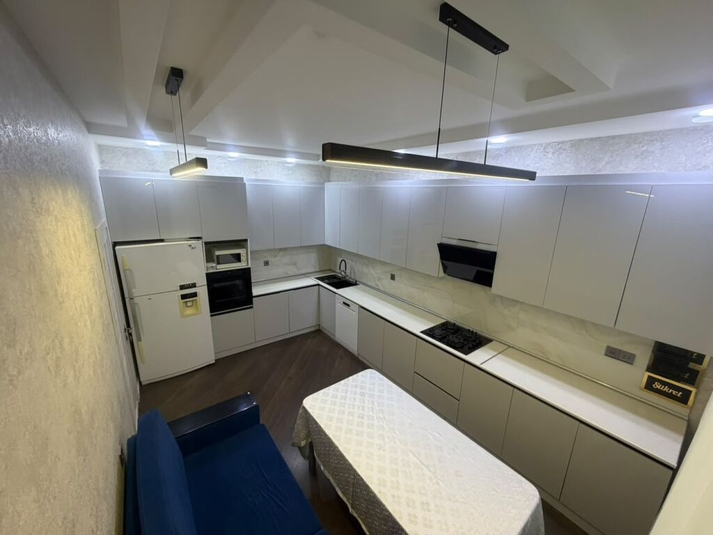Dədə Qorqud 6 otaqlı, 178 kv. m, Yeni təmirli
