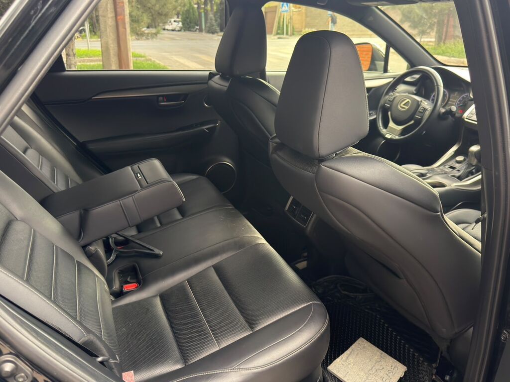 Lexus NX: 2015 г., 2 л, Автомат, Бензин, Кроссовер: фото 8