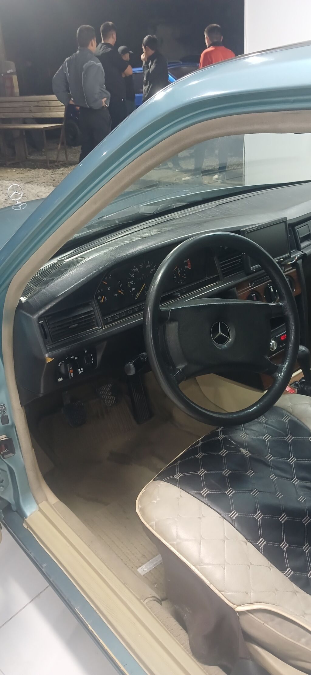 Mercedes-Benz 190: 1991 г., 2 л, Механика, Бензин, Седан: фото 8