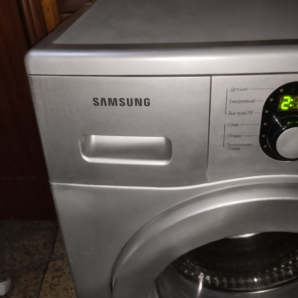 Стиральную машину Samsung на 6кг стирки в отличном состоянии работает: фото 3