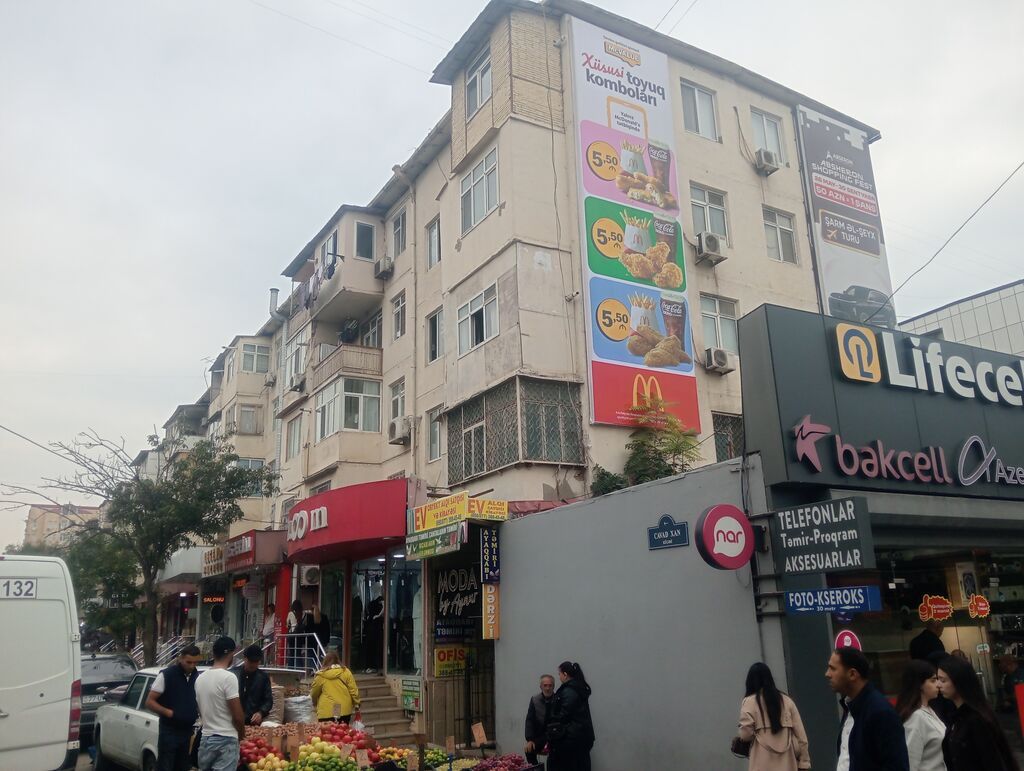 055_724_29_20. Eve oktyabr ayının 7 si baxmaq ve köçmək olar