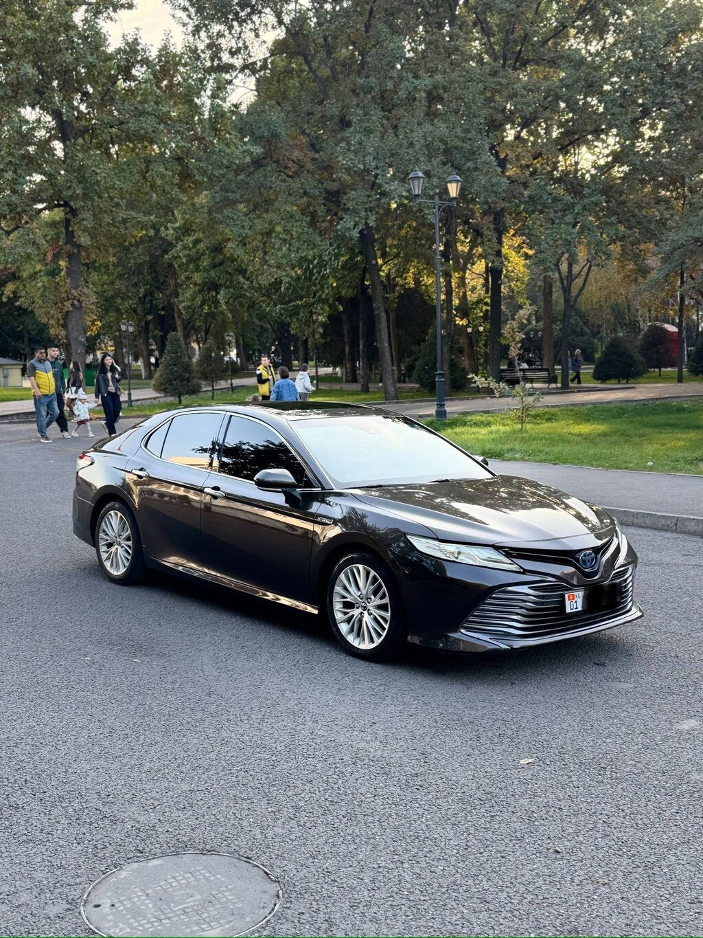 Toyota Camry: 2018 г., 2.5 л, Вариатор, Гибрид, Седан: фото 3