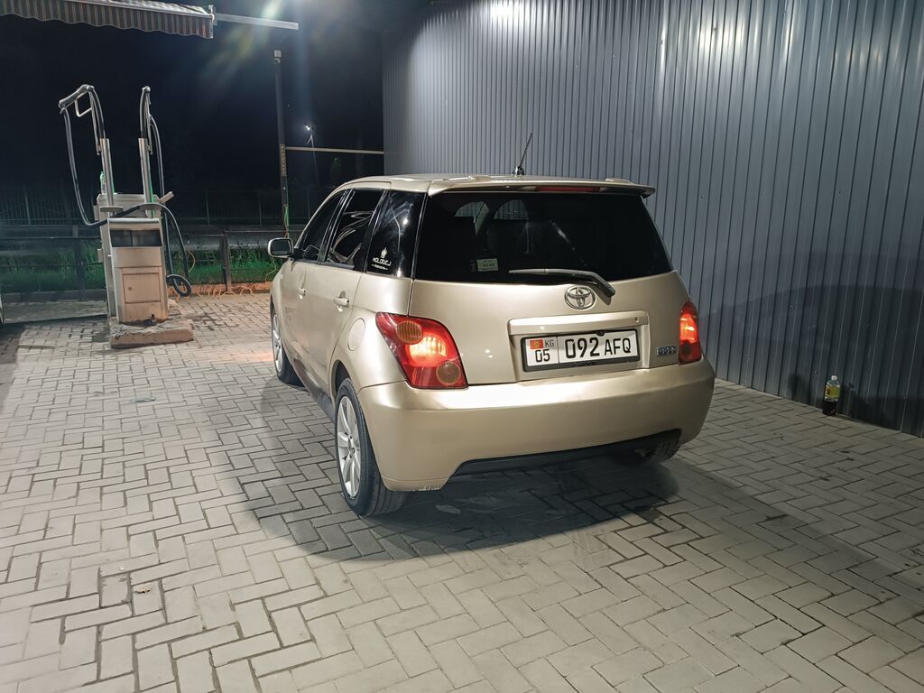 Toyota Ist: 2003 г., 1.3 л, Автомат, Бензин, Хэтчбэк: фото 7
