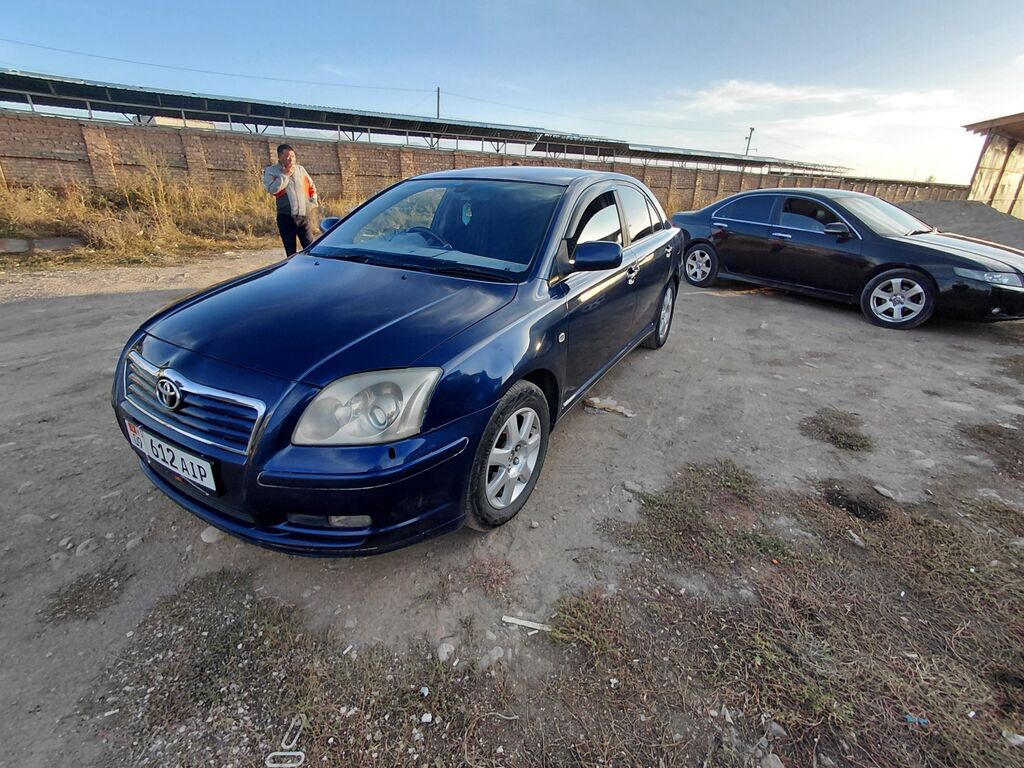 Toyota Avensis: 2004 г., 1.8 л, Автомат, Бензин, Седан: фото 2