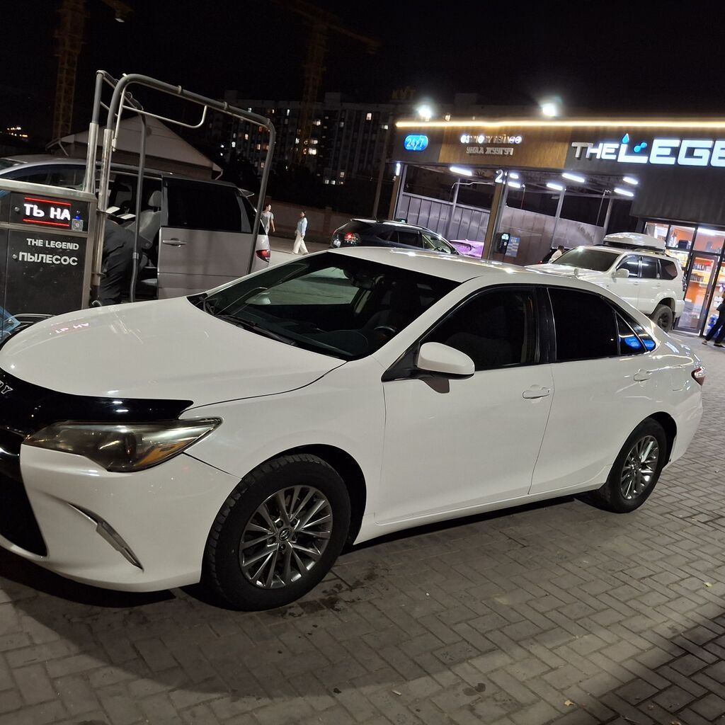 Toyota Camry: 2017 г., Автомат, Седан: фото 6