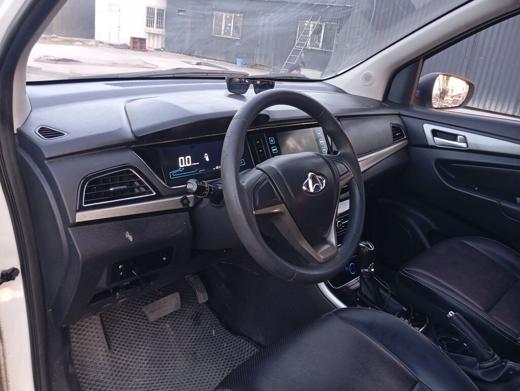 Changan Auchan A600 EV: 2022 г., 2 л, Автомат, Электромобиль, Минивэн: фото 8