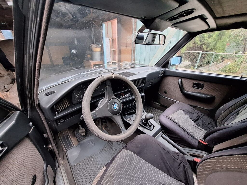 BMW : 1987 г., 2.4 л, Механика, Дизель, Седан: фото 2