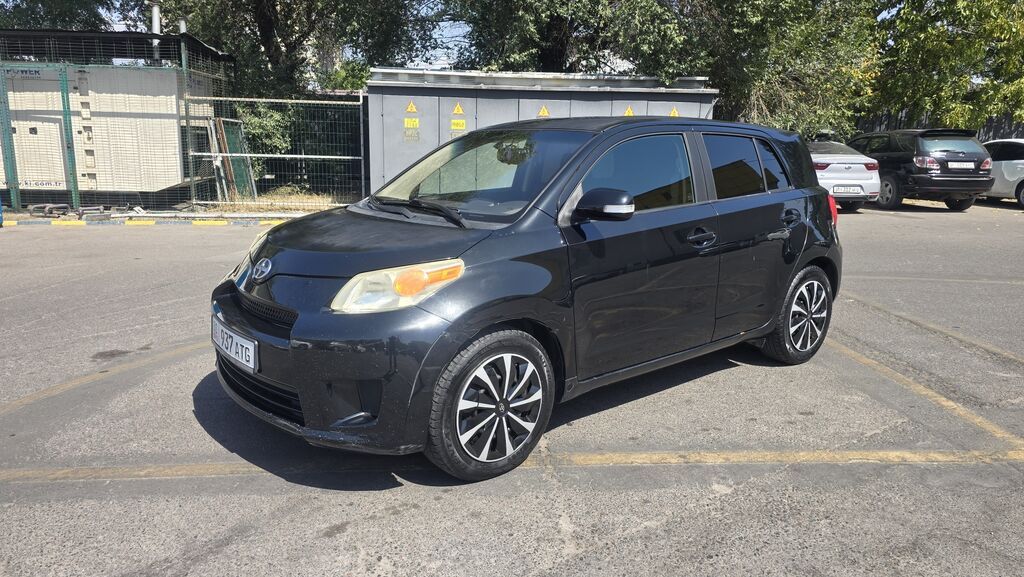 Toyota Ist: 2009 г., Хэтчбэк: фото 2