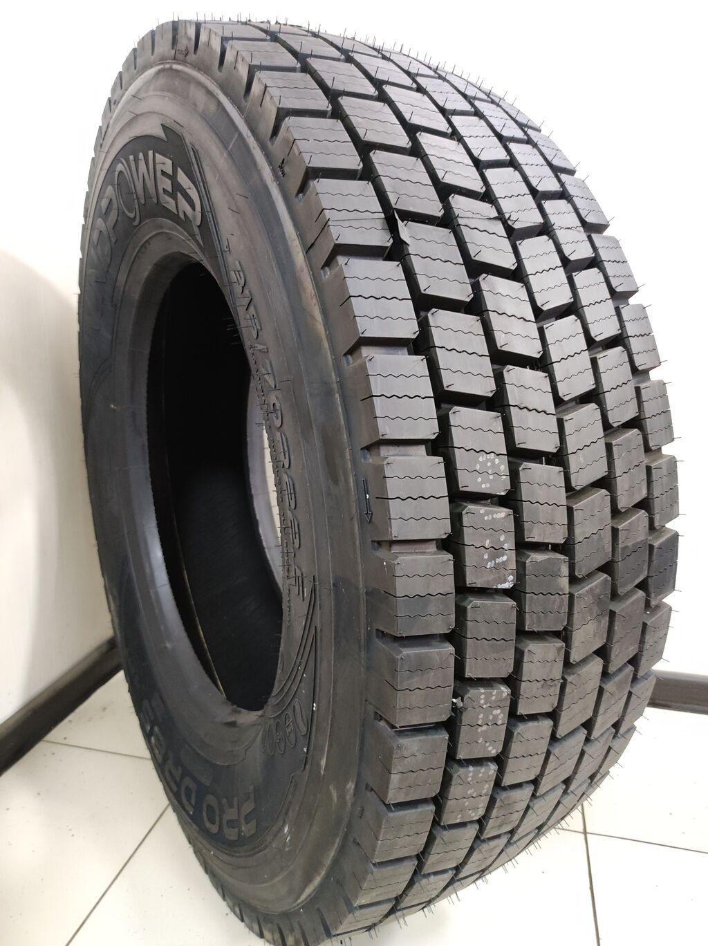 Шины 315/70R22.5 предназначены для установки на грузовые автомобили на: фото 3