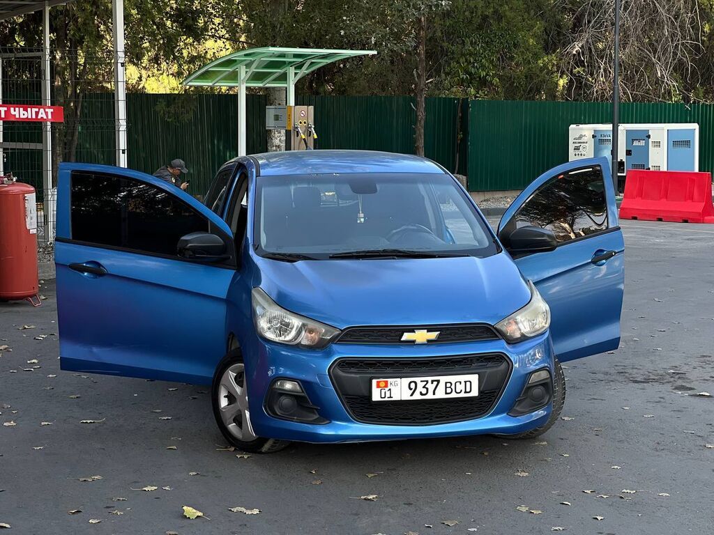 Chevrolet Spark: 2016 г., 1 л, Автомат, Бензин, Хэтчбэк: фото 1