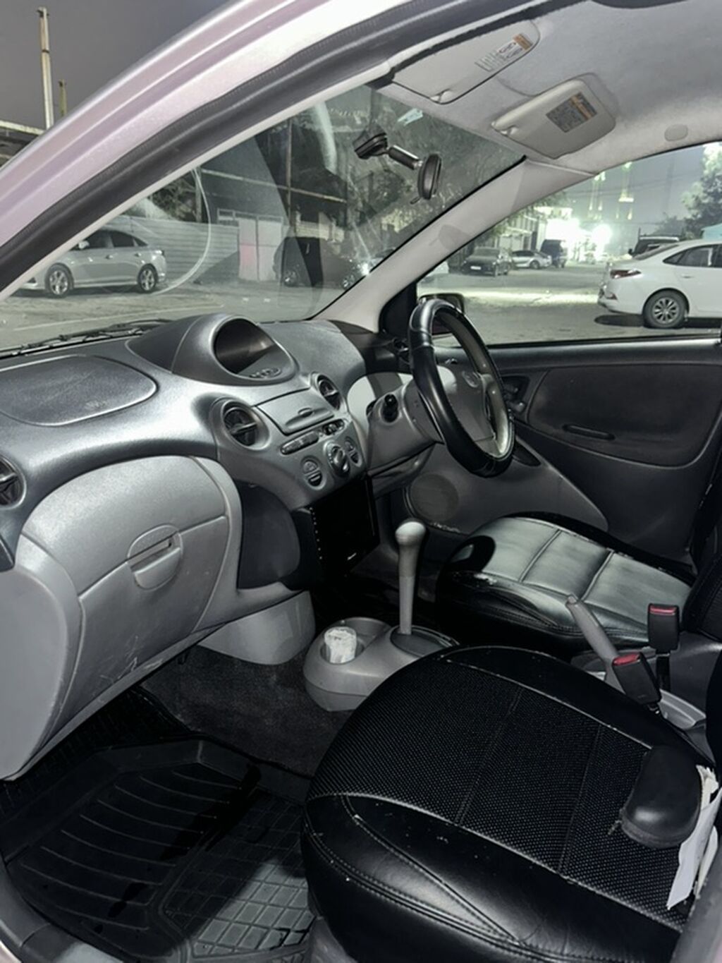 Toyota Vitz: 2001 г., 1 л, Автомат, Бензин, Хэтчбэк: фото 5