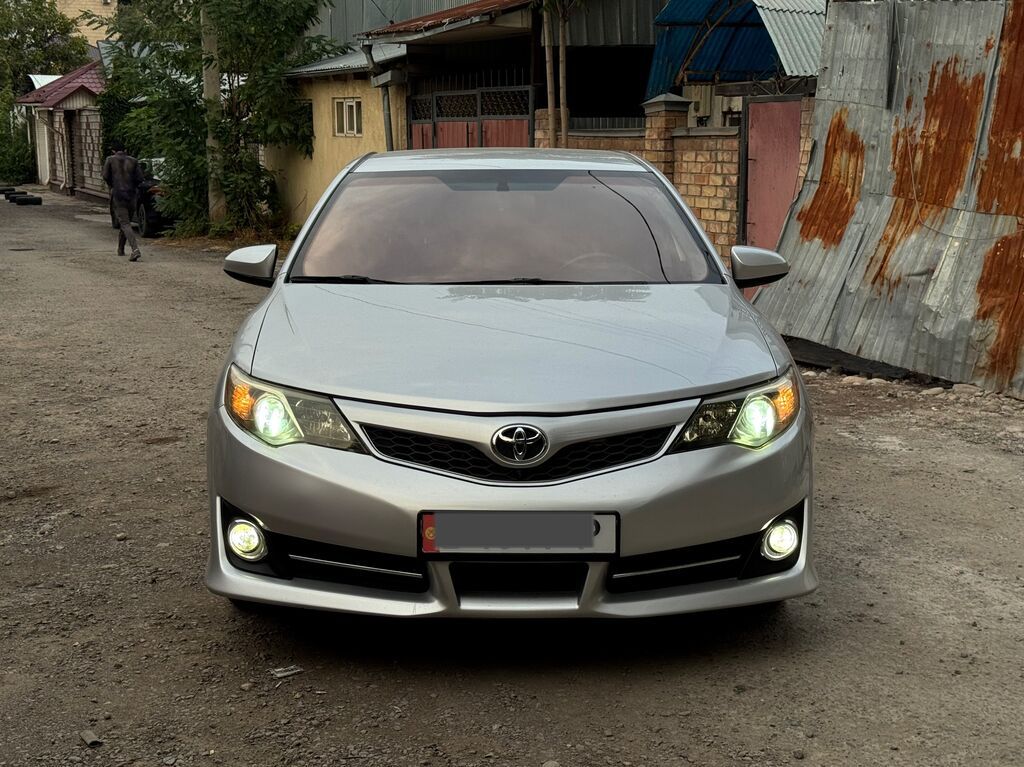 Toyota Camry: 2012 г., 3.5 л, Автомат, Бензин, Седан: фото 2