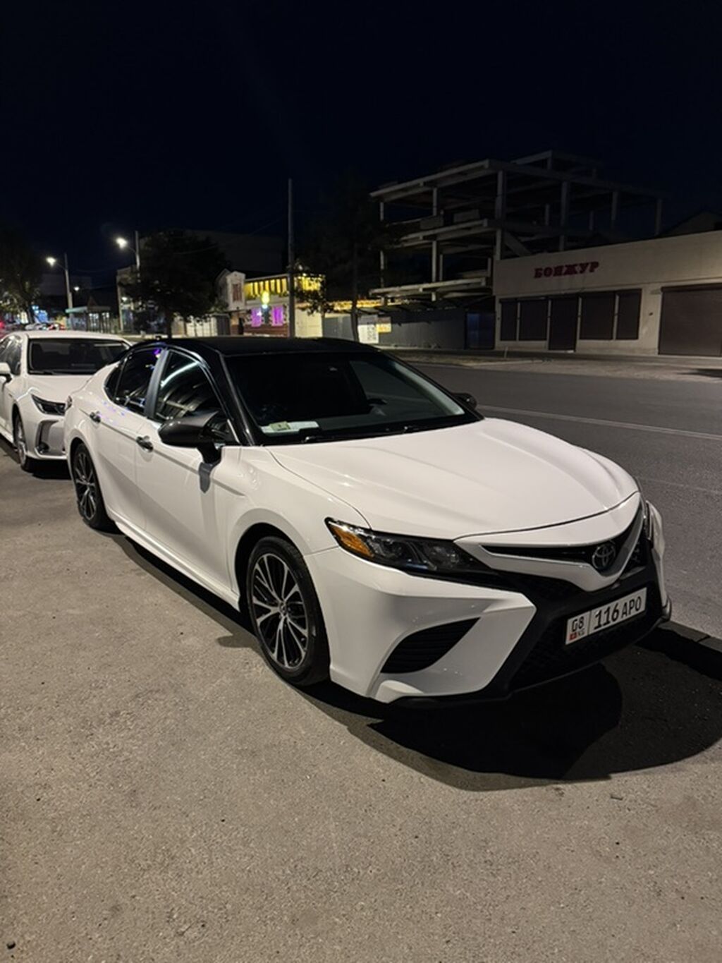 Toyota Camry: 2018 г., 2.5 л, Автомат, Бензин, Седан: фото 1