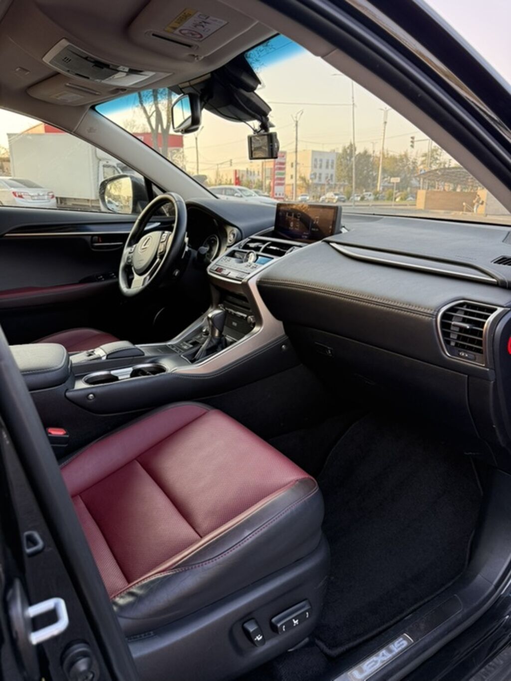Lexus NX: 2019 г., 2.5 л, Вариатор, Гибрид, Кроссовер: фото 6