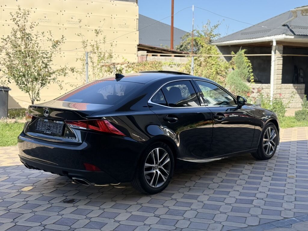 Lexus IS: 2018 г., 2 л, Автомат, Бензин, Седан: фото 3