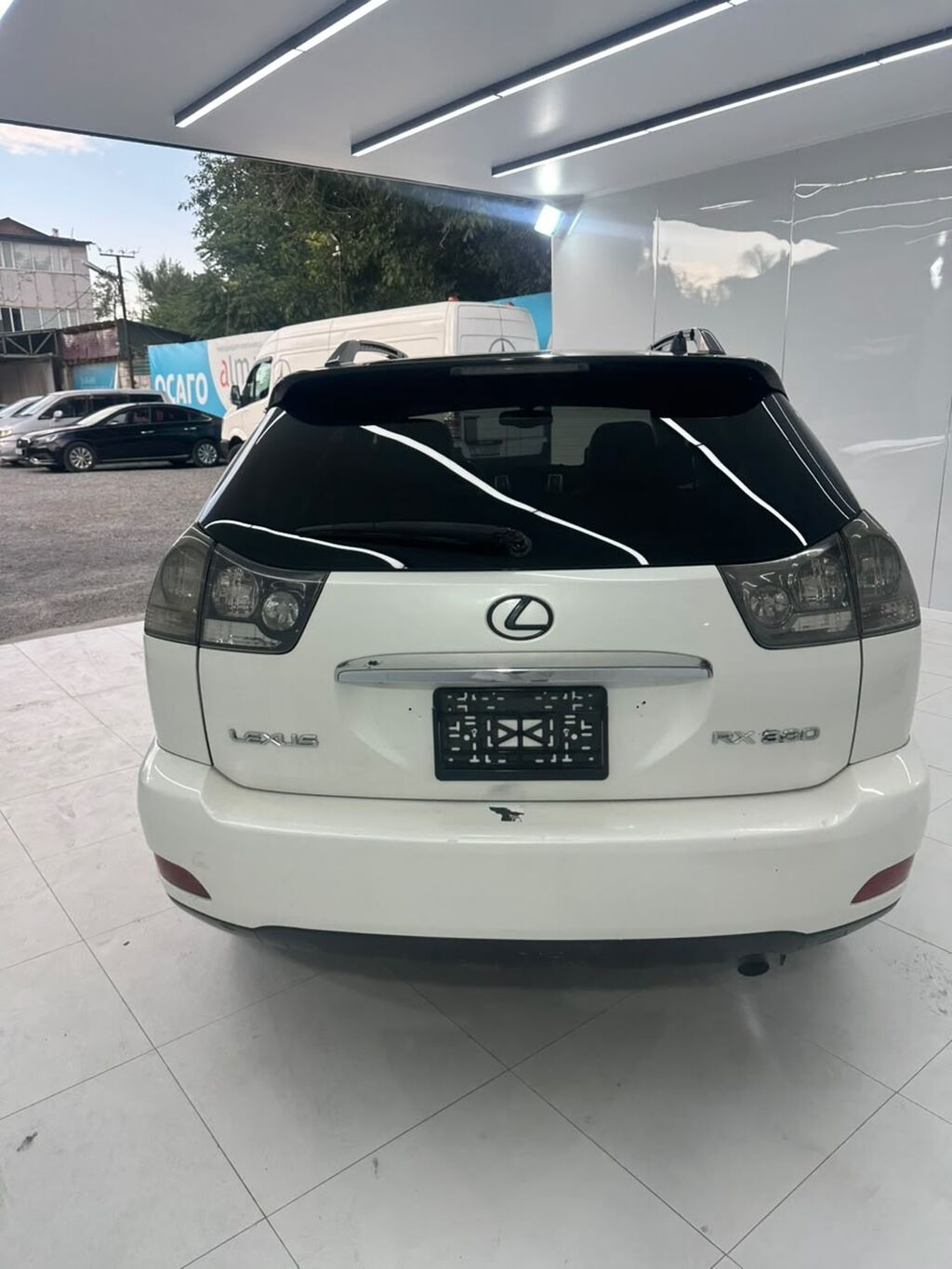 Lexus RX: 2004 г., 3.3 л, Автомат, Бензин, Кроссовер: фото 2