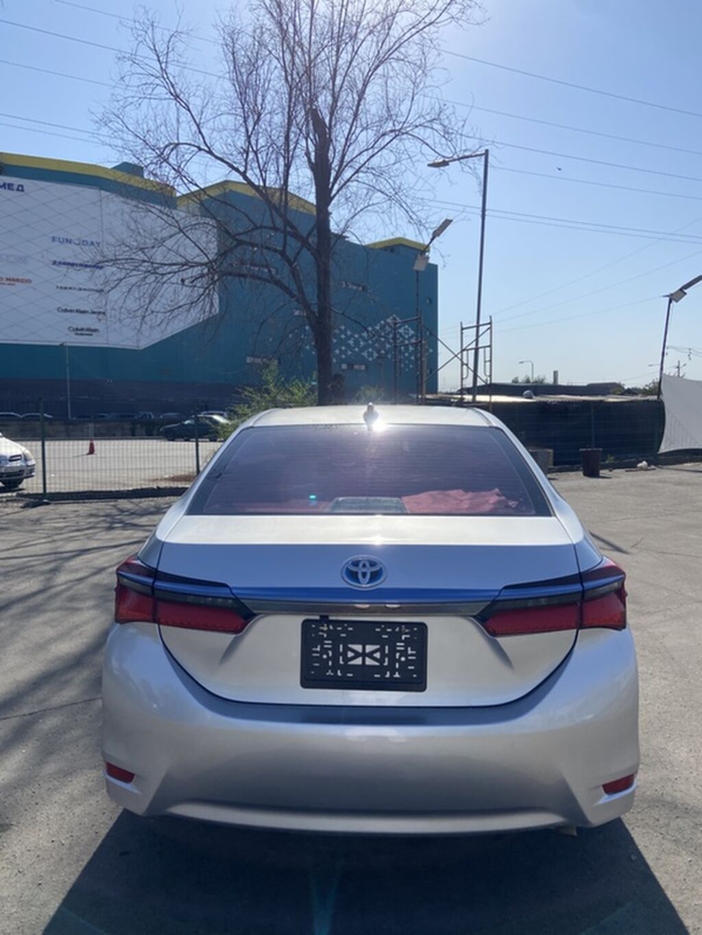 Toyota Corolla: 2020 г., 1.8 л, Автомат, Электромобиль, Седан: фото 4