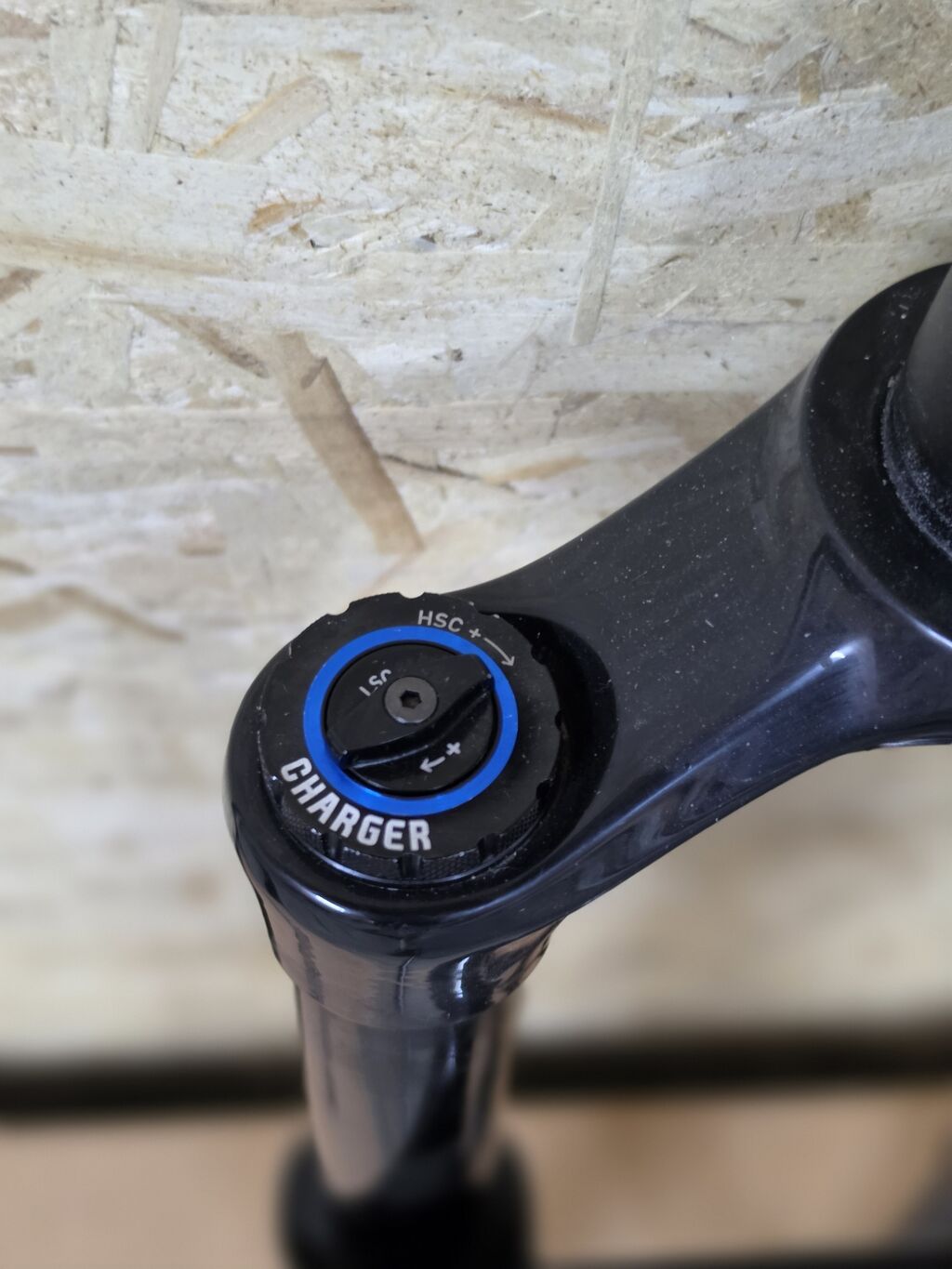 Вилка RockShox Lyrik Ultimate (DebonAir, Charger) - Диаметр колес: фото 3
