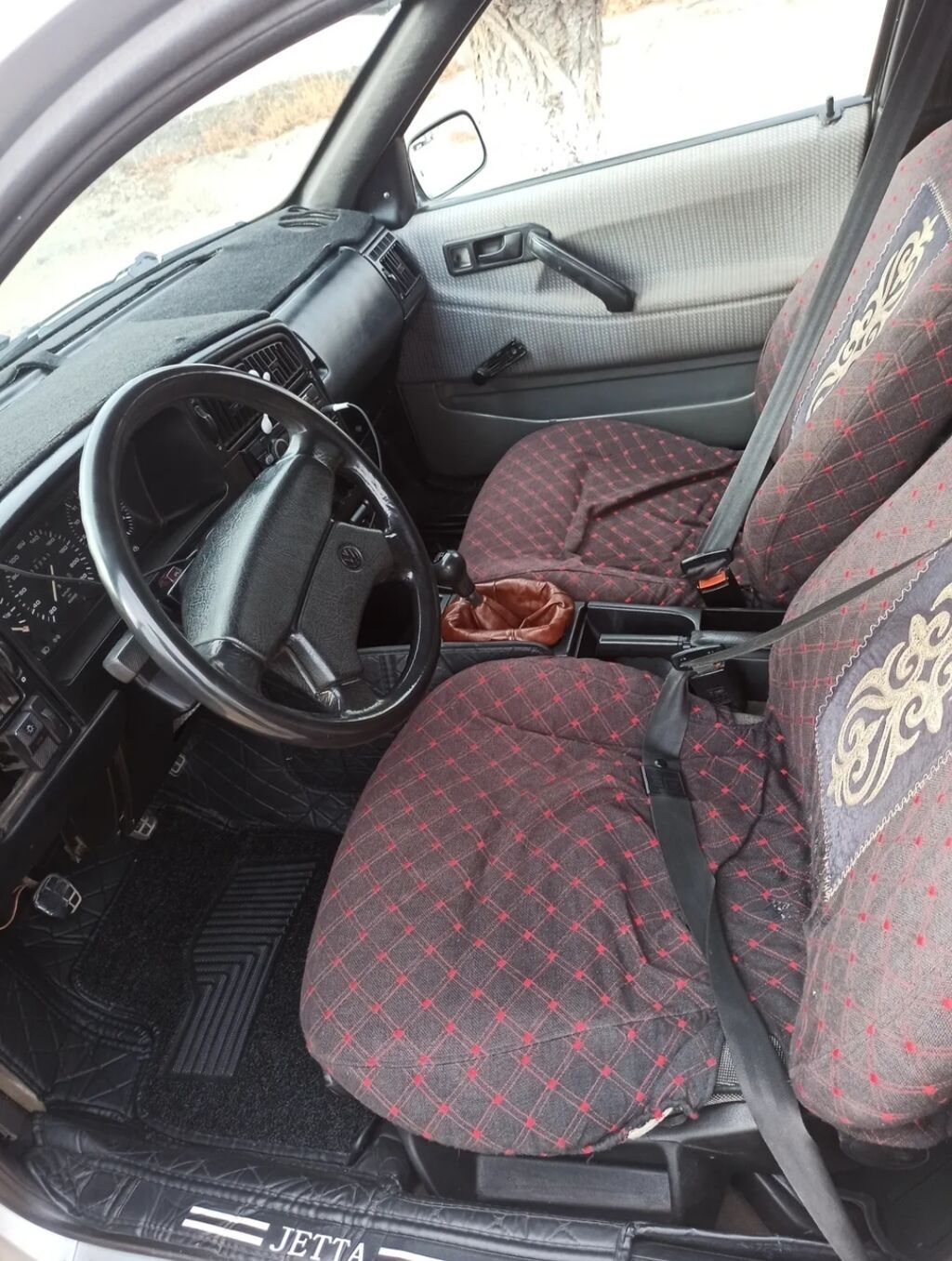 Volkswagen Passat: 1988 г., 1.8 л, Механика, Седан: фото 5