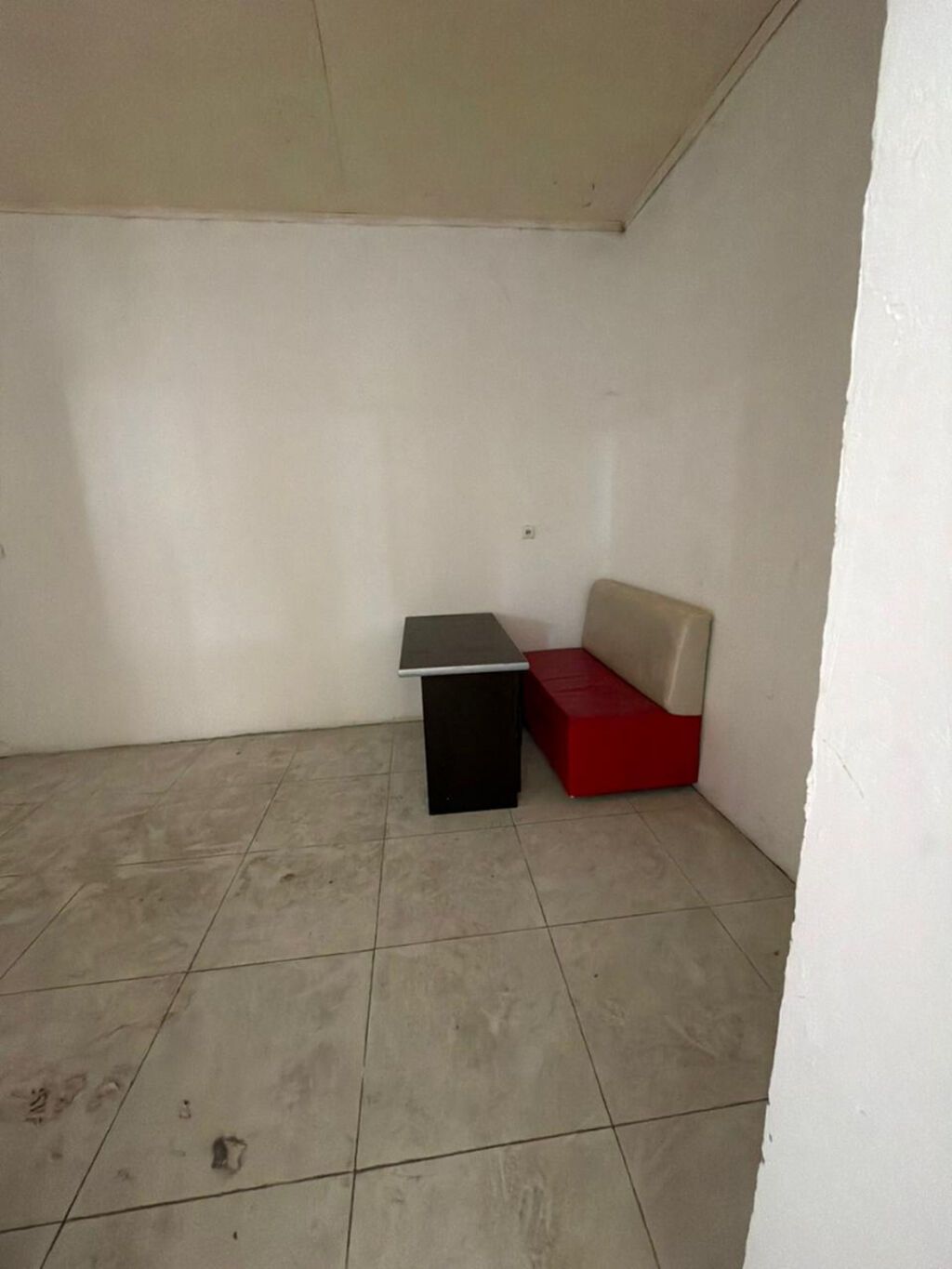 Bakı-Qazax magistralında TƏCİLİ! Sənədli, yol kənarı 286 m² universal