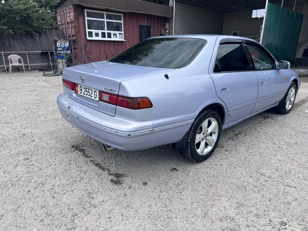 Toyota Camry: 1998 г., 3 л, Автомат, Газ, Седан: фото 2
