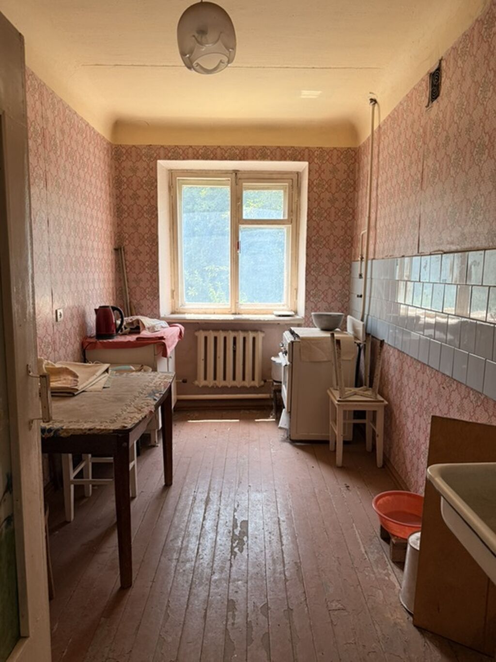 3 комнаты, 60 м², Сталинка, 1 этаж, Требуется ремонт: фото 2
