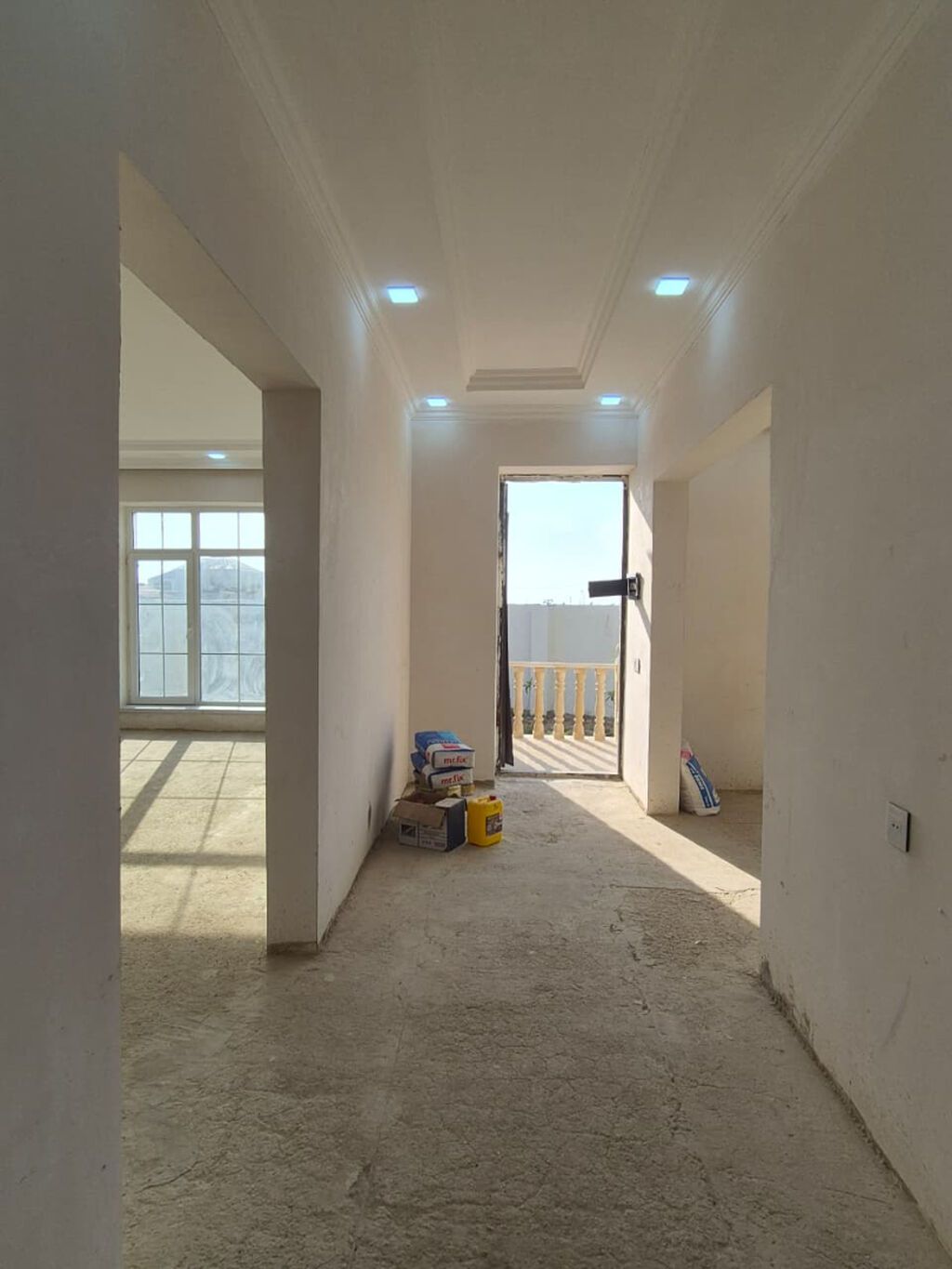 Buzovna 4 otaqlı, 140 kv. m, Yeni təmirli