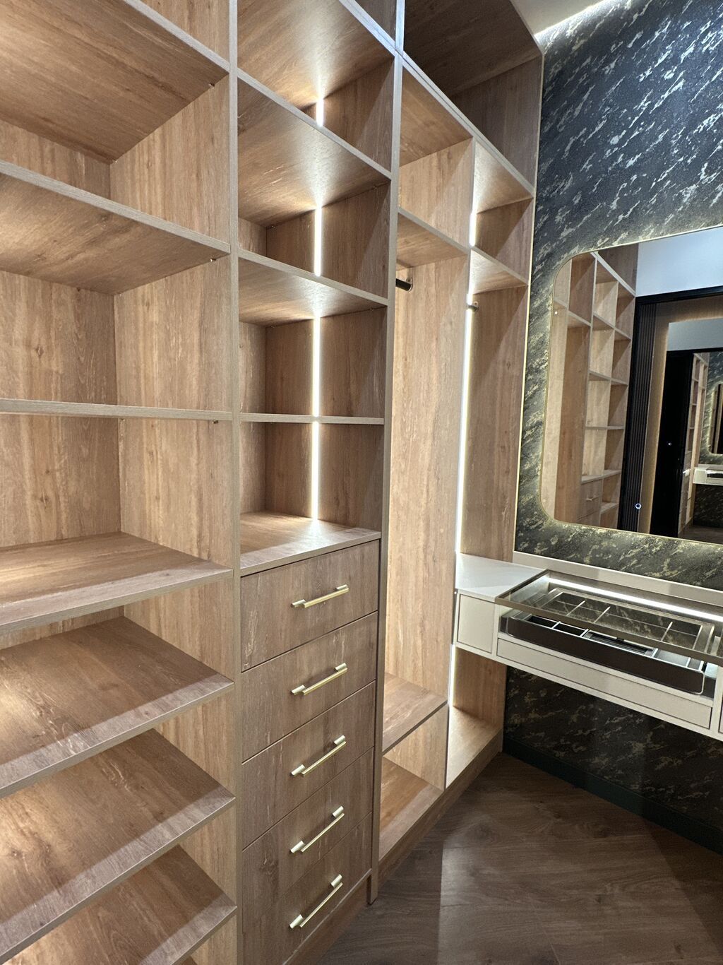 2 комнаты, 50 м², Элитка, 10 этаж, Дизайнерский ремонт: фото 3