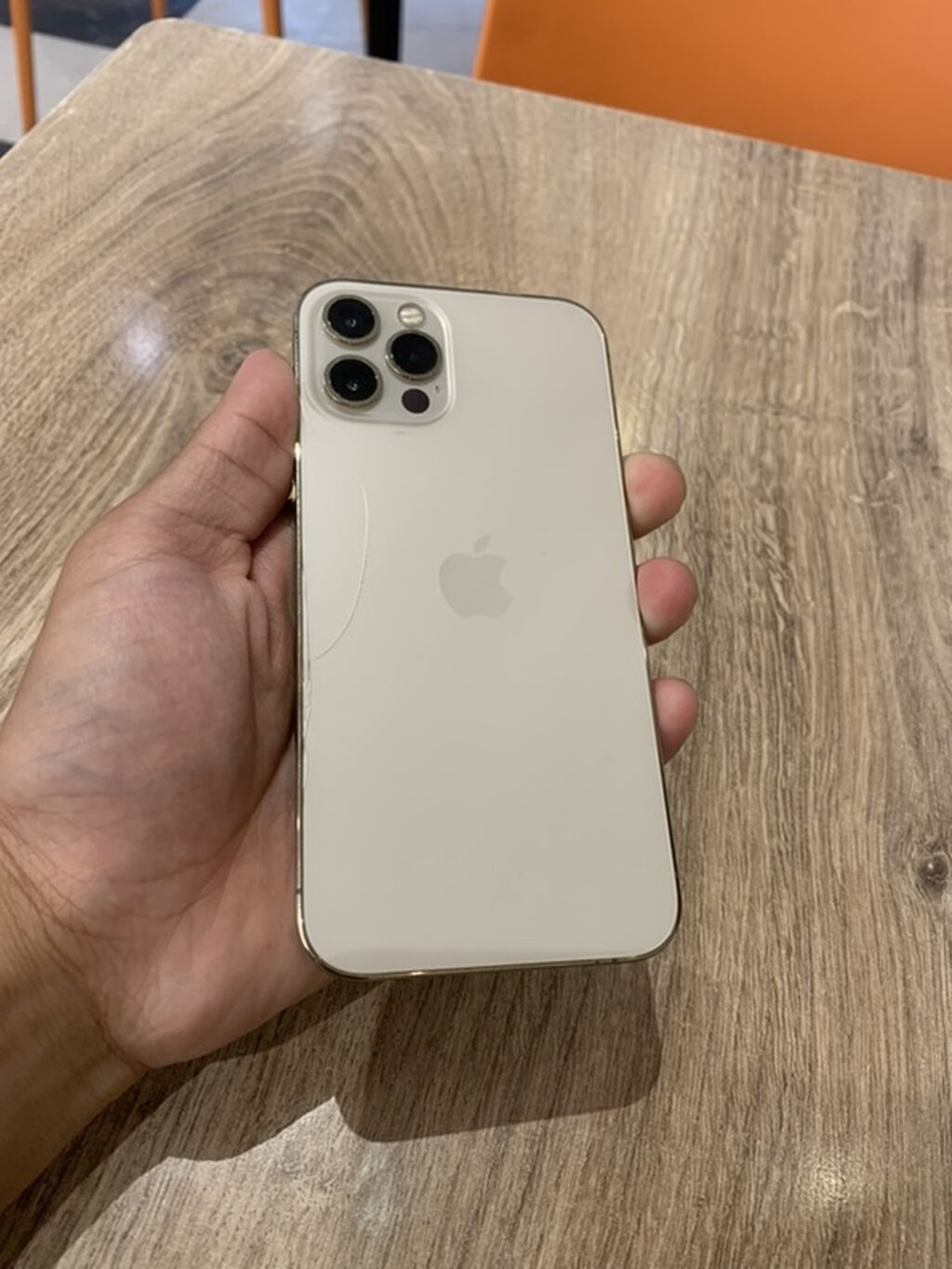 IPhone 12 Pro, Б/у, 128 ГБ, Matte Gold, 76 %: фото 1