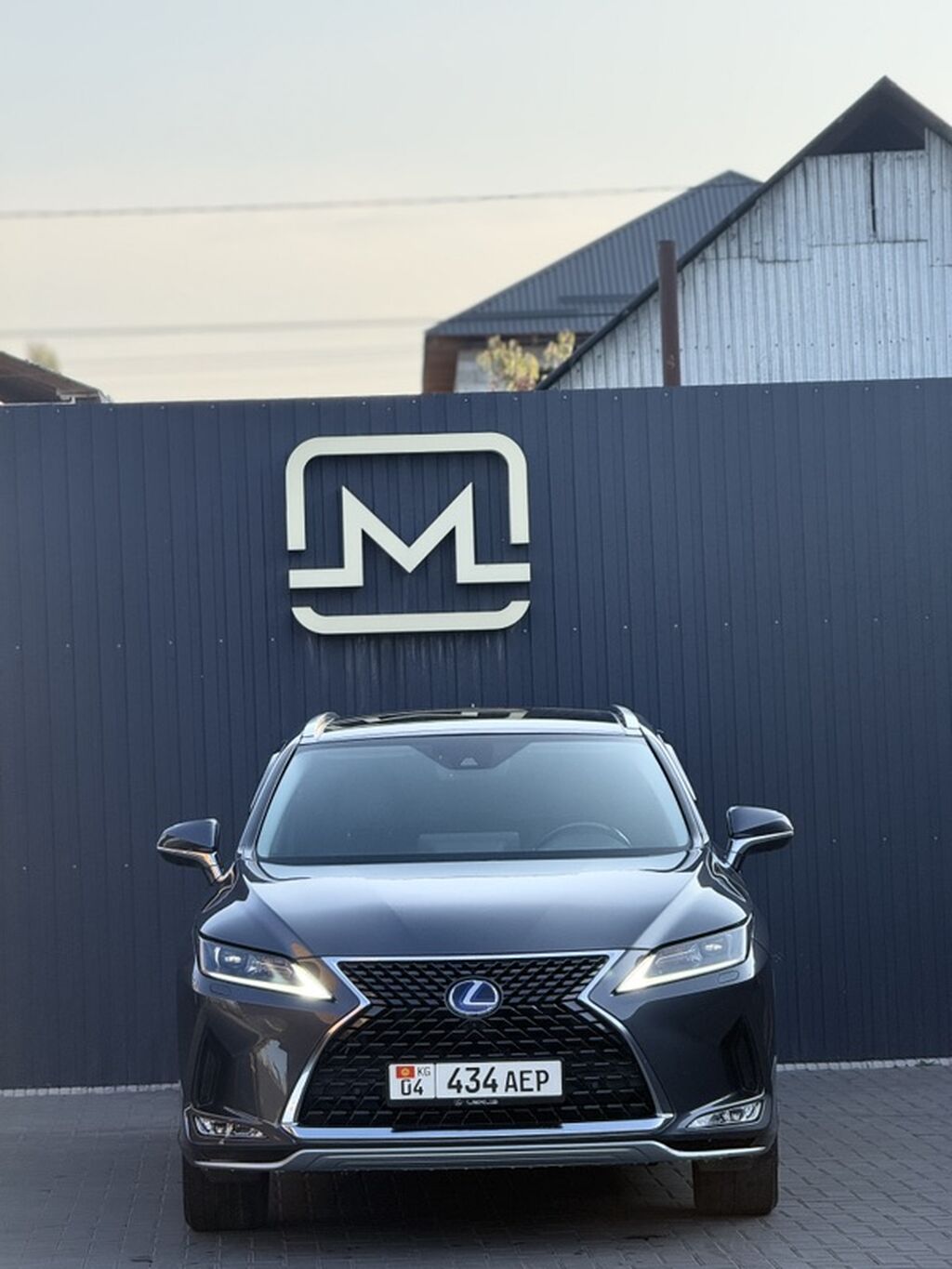 Lexus RX: 2022 г., 3.5 л, Вариатор, Гибрид, Кроссовер: фото 2