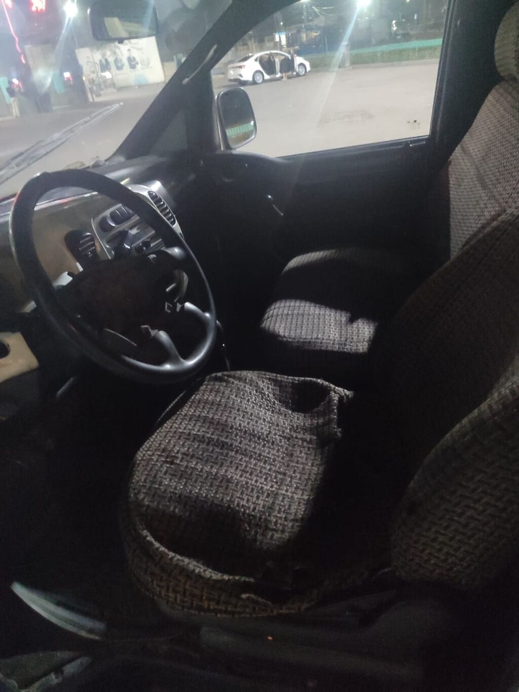 Hyundai Starex: 2000 г., 2.5 л, Механика, Дизель, Фургон — фото 7