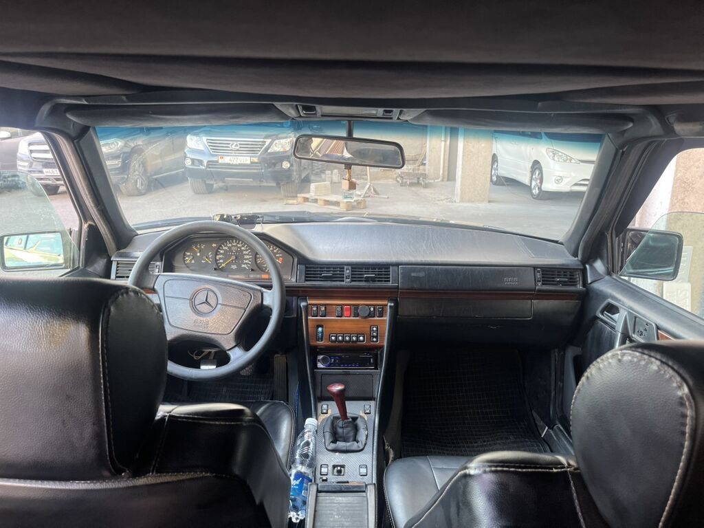 Mercedes-Benz W124: 1994 г., 3.2 л, Механика, Бензин, Седан: фото 7