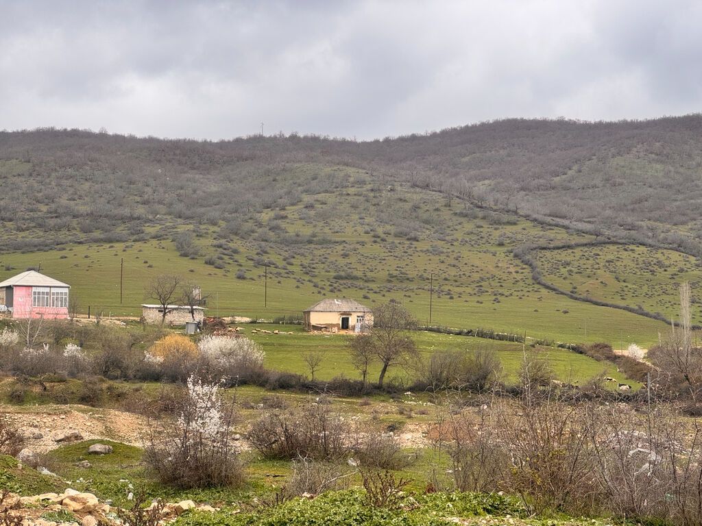 Şabranda Pirədəbil kəndinə gedən, Shabran Wellbeing Resort otel