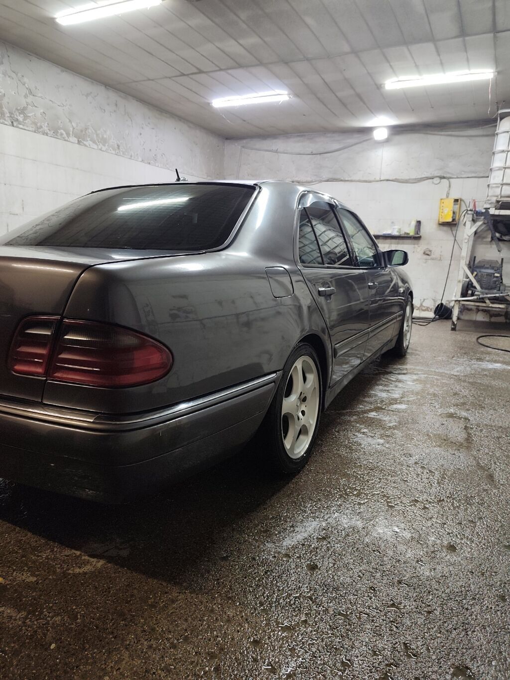 Mercedes-Benz E-Class: 1998 г., 4.3 л, Автомат, Бензин, Седан: фото 5