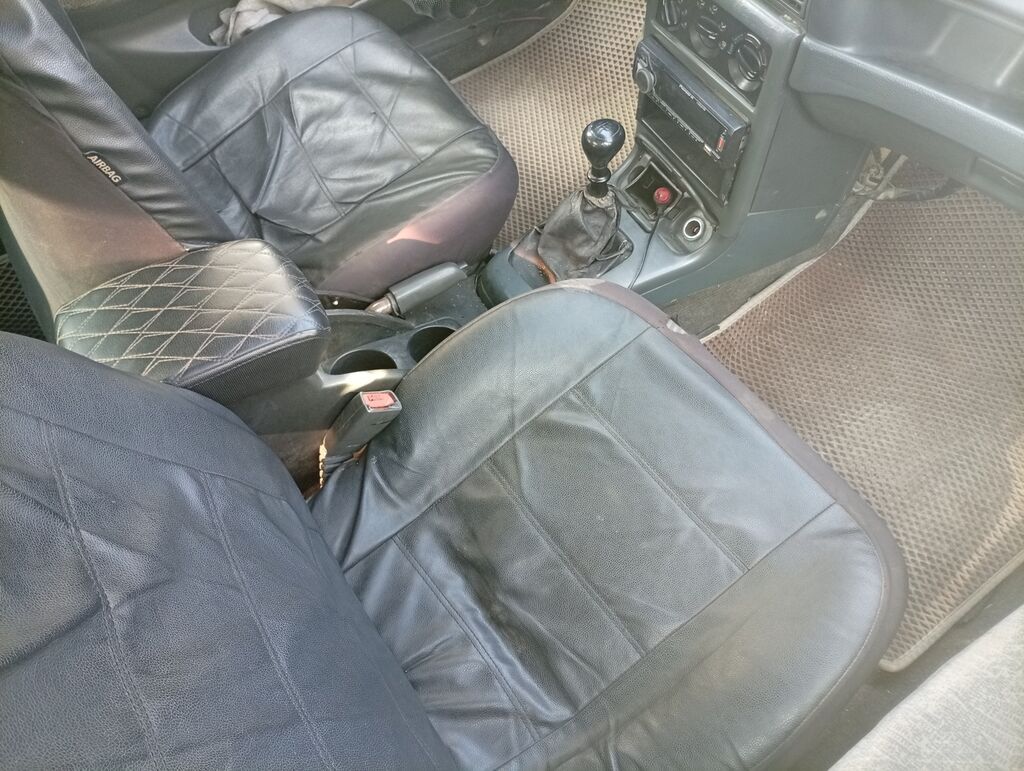 Daewoo Nexia: 1995 г., 1.5 л, Механика, Бензин, Седан: фото 5