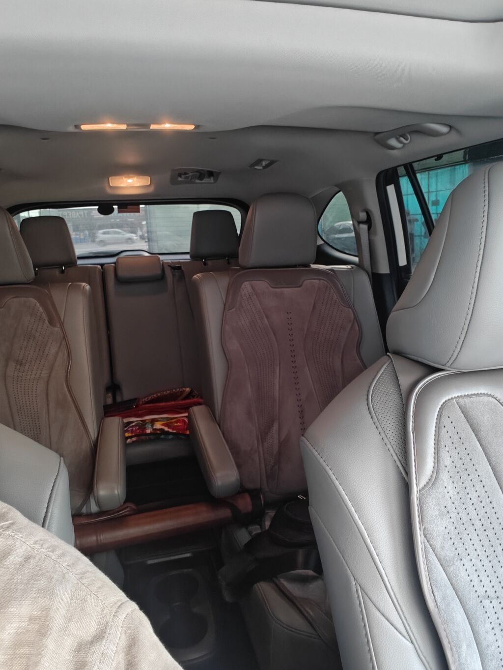 Toyota Highlander: 2020 г., 2.5 л, Автомат, Гибрид, Внедорожник: фото 7