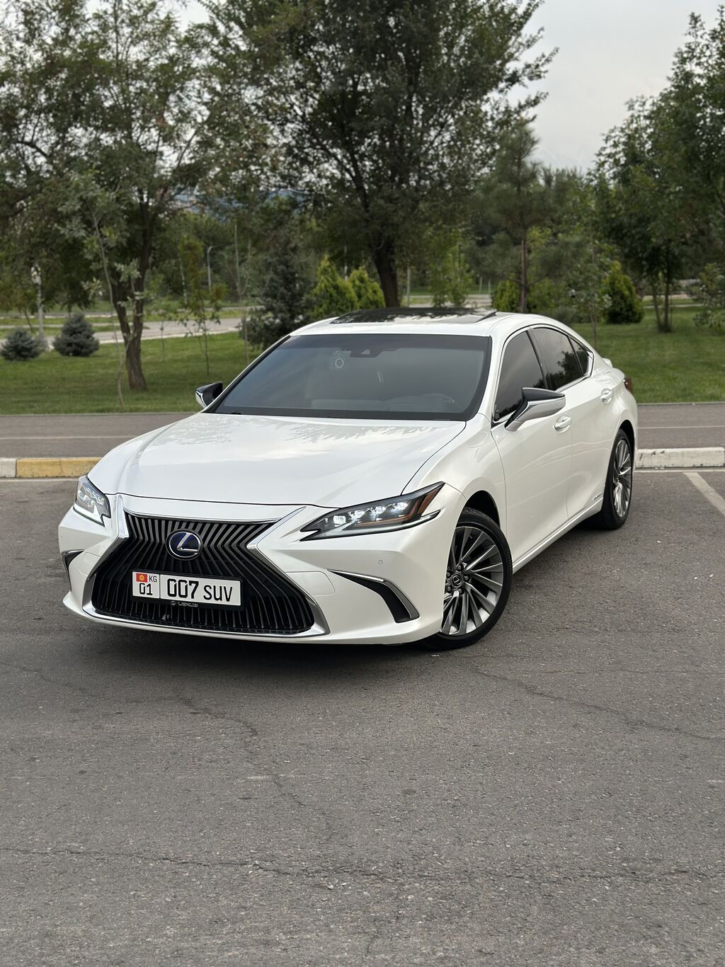 Lexus ES: 2019 г., 2.5 л, Вариатор, Гибрид, Седан: фото 2