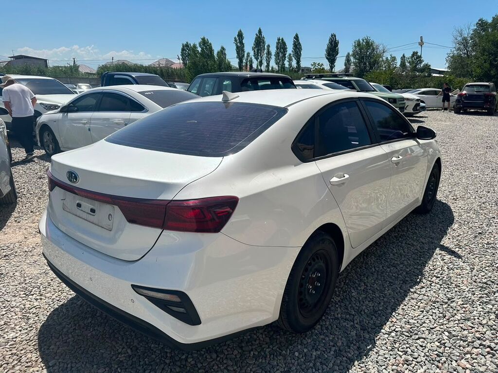 Kia Rio: 2019 г., 1.6 л, Вариатор, Бензин, Седан: фото 4