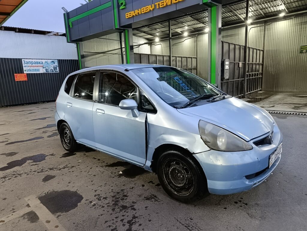 Honda Fit: 2003 г., Бензин, Хэтчбэк: фото 2
