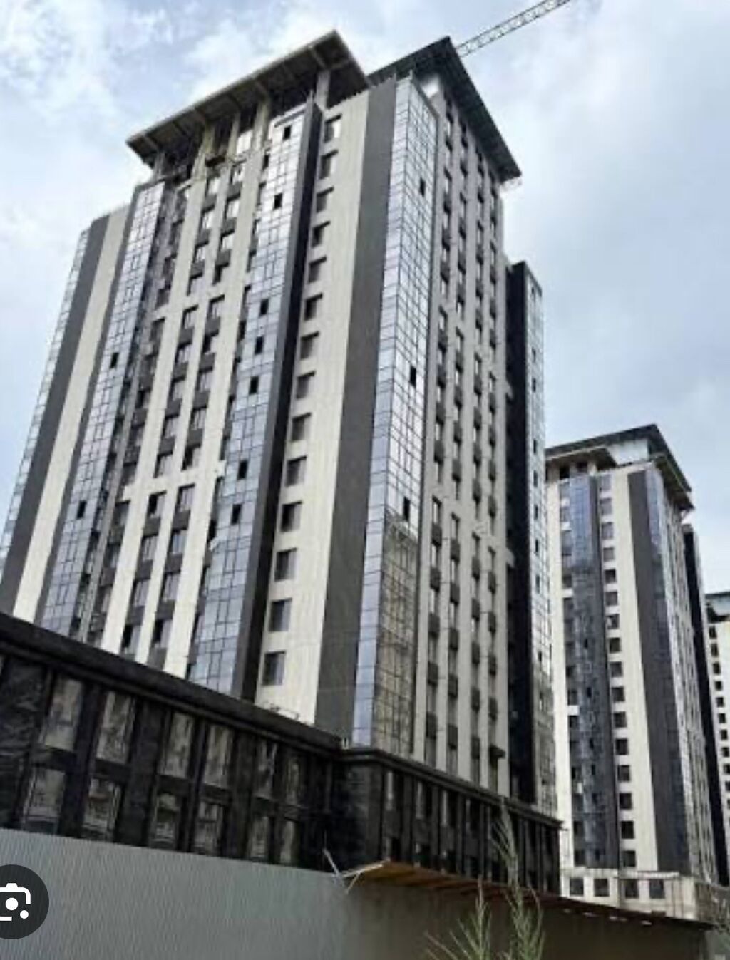 3 комнаты, 124 м², Элитка, 14 этаж, ПСО (под самоотделку): фото 1
