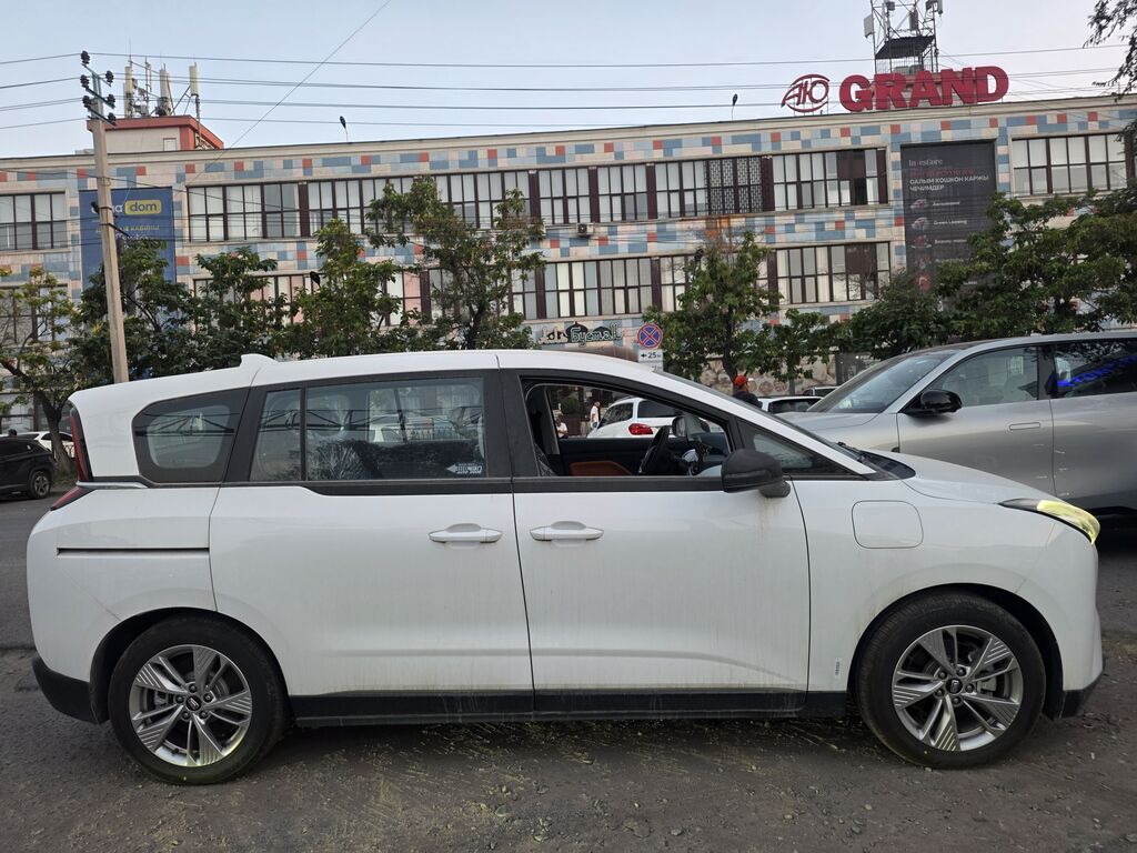 Changan Qiyuan Q05: 2024 г., Автомат, Электромобиль, Универсал: фото 6