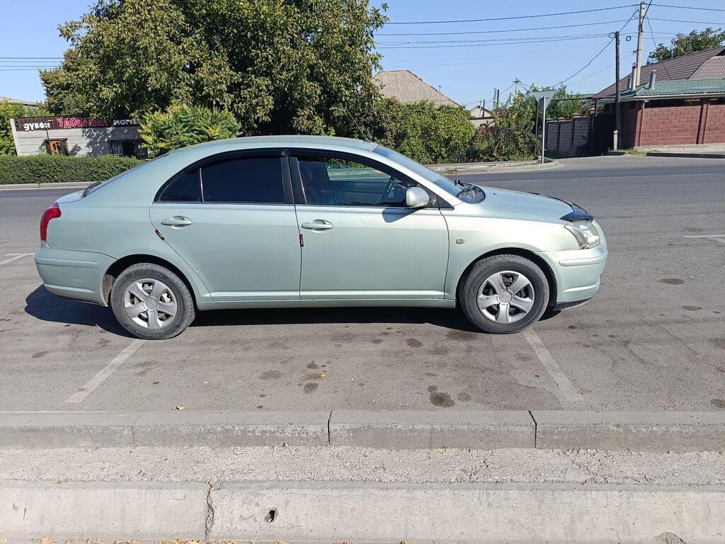 Toyota Avensis: 2003 г., 1.8 л, Механика, Бензин, Седан: фото 3