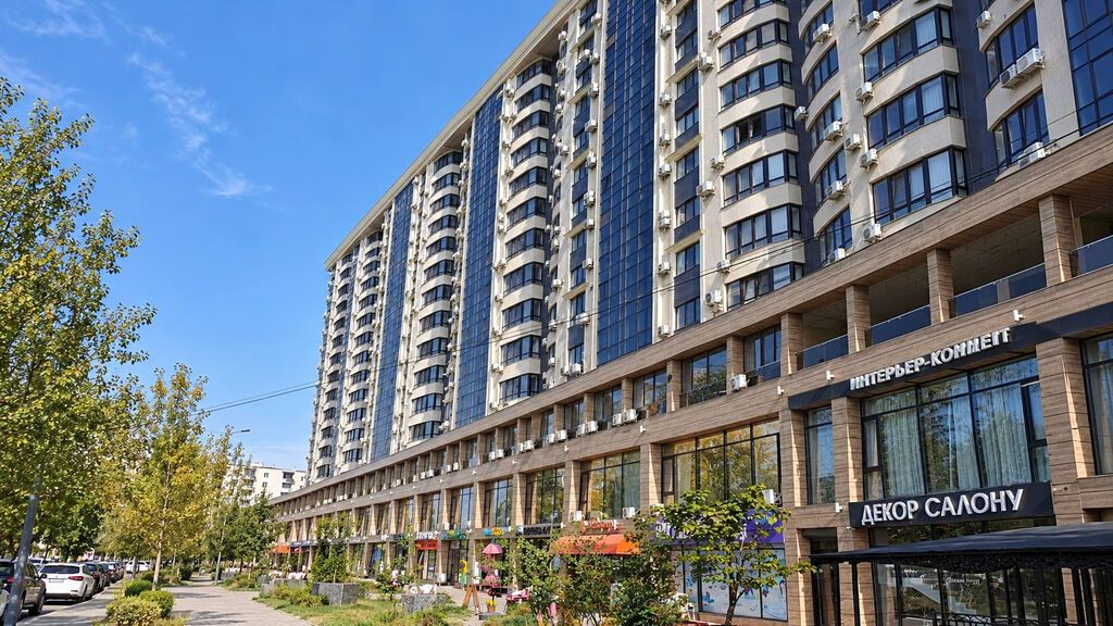 Сдаю Офис целиком: 91 м², В жилом комплексе, С ремонтом, Первая линия, С отдельным входом, С отдельным санузлом