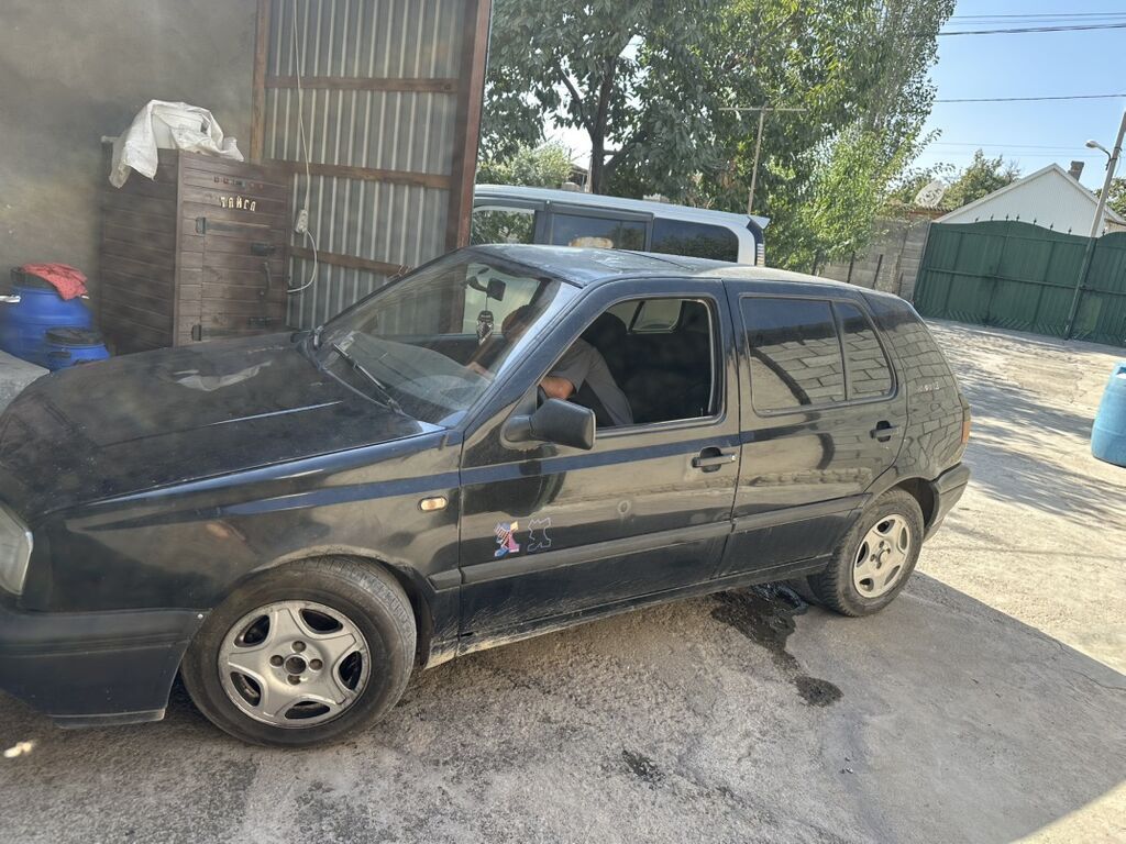 Volkswagen Golf: 1996 г., Автомат, Хэтчбэк: фото 2