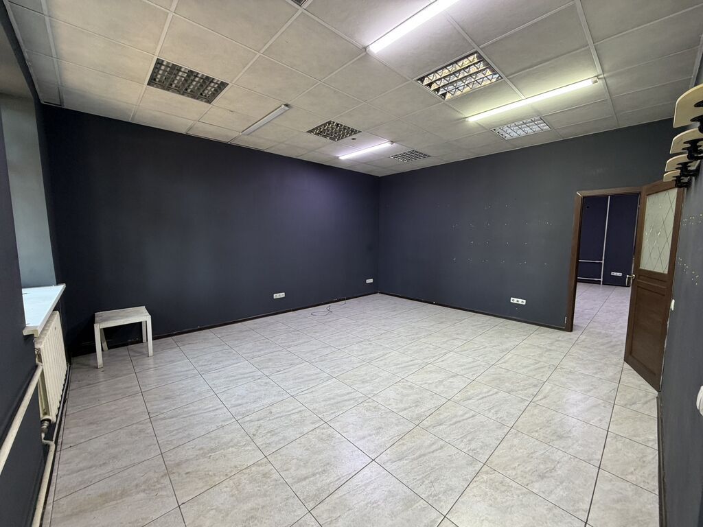 Продажа офисов 80 м², С ремонтом, Без мебели, Многоэтажное здание, 1 этаж: фото 2