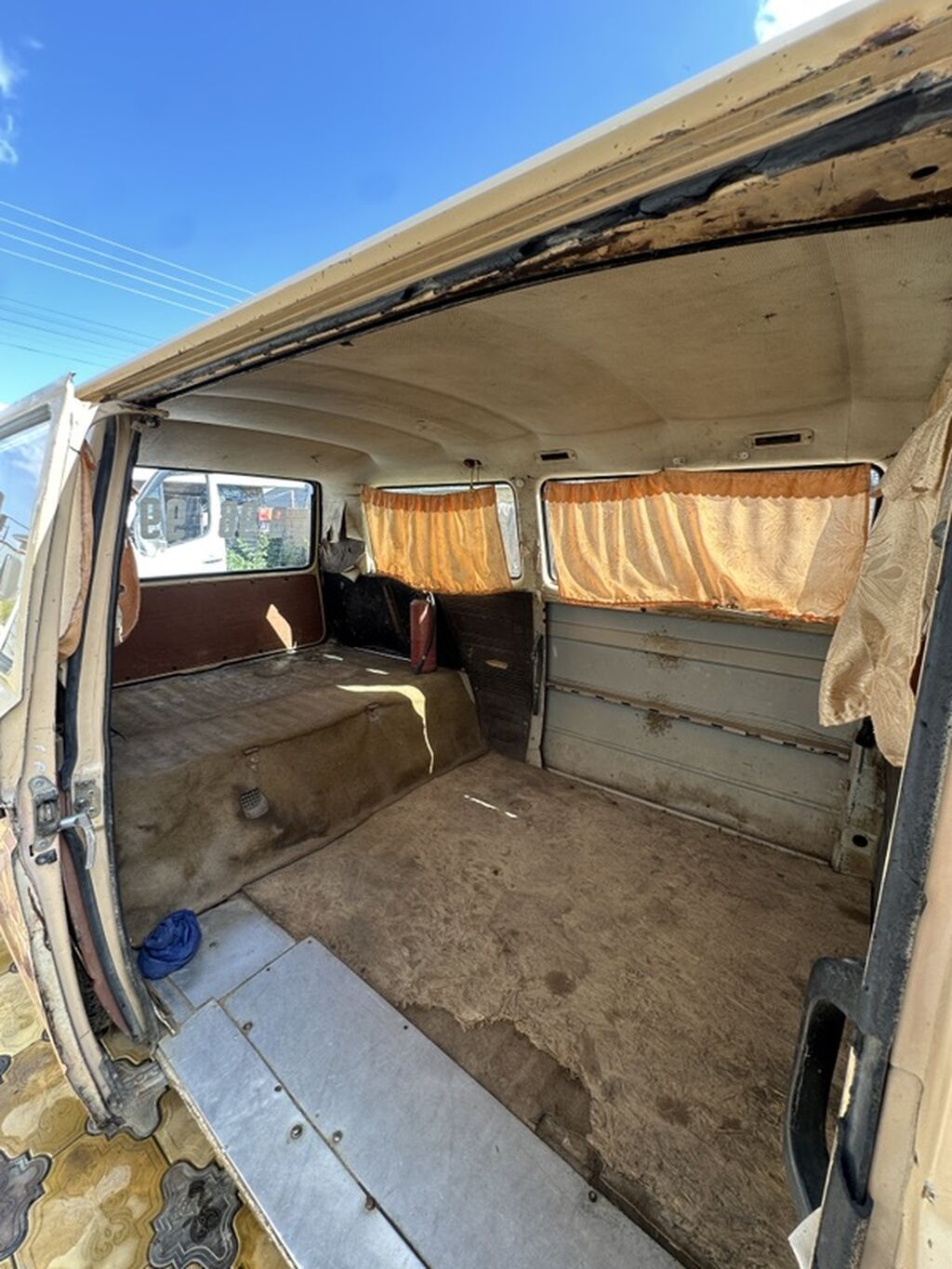 Volkswagen Transporter: 1984 г., Бус: фото 7
