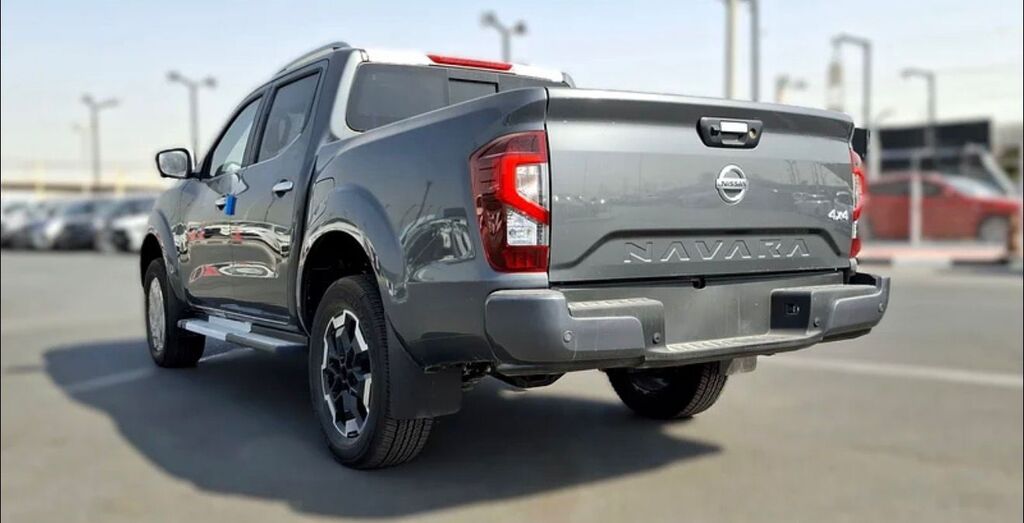 Nissan Navara: 2024 г., 2.5 л, Механика, Бензин, Пикап: фото 3