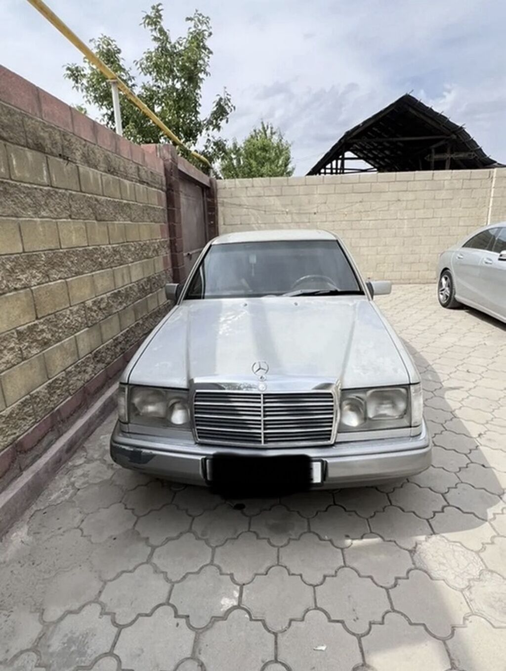 Mercedes-Benz E-Class: 1991 г., 2.3 л, Механика, Бензин, Седан: фото 2