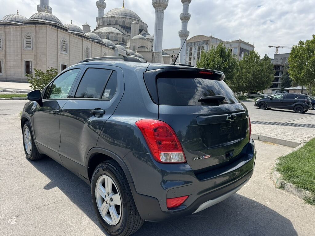 Chevrolet Trax: 2021 г., 1.4 л, Автомат, Бензин, Кроссовер: фото 4
