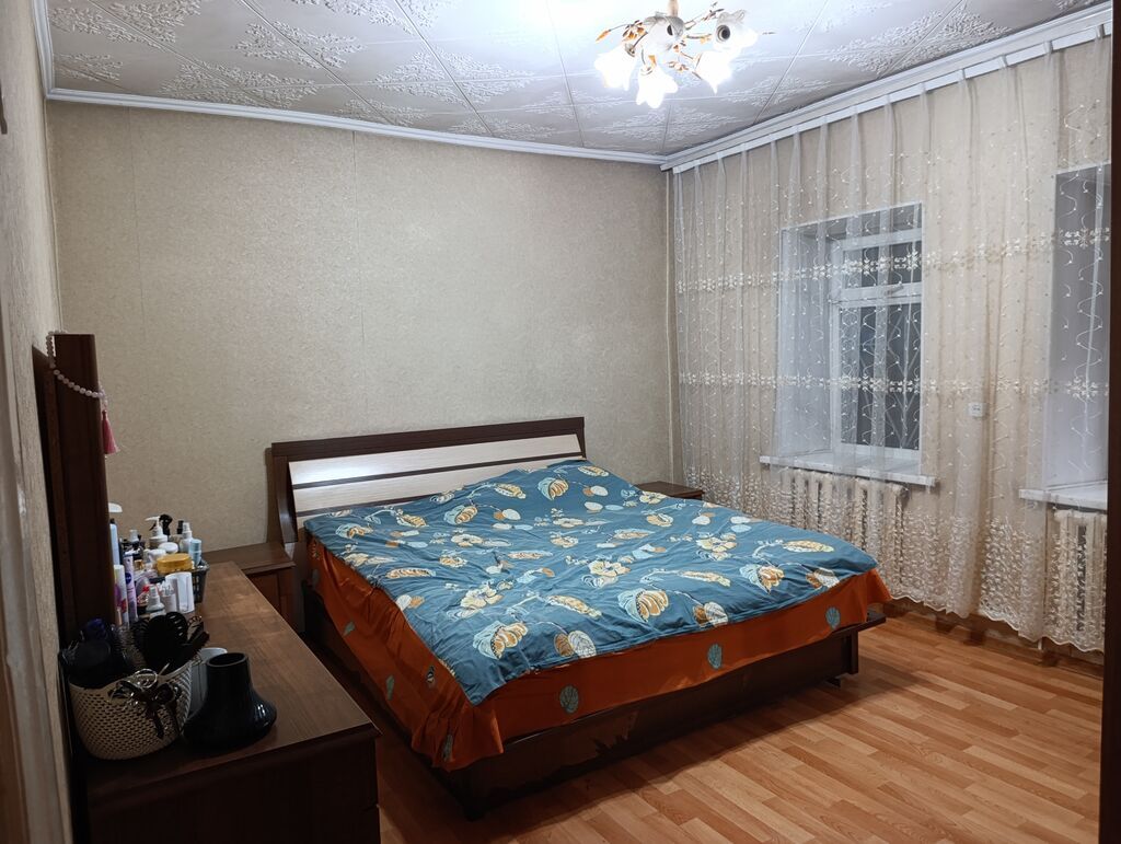 4 комнаты, 70 м², 5 соток, Бишкек, Восточный (старый) автовокзал Риэлтор: фото 8